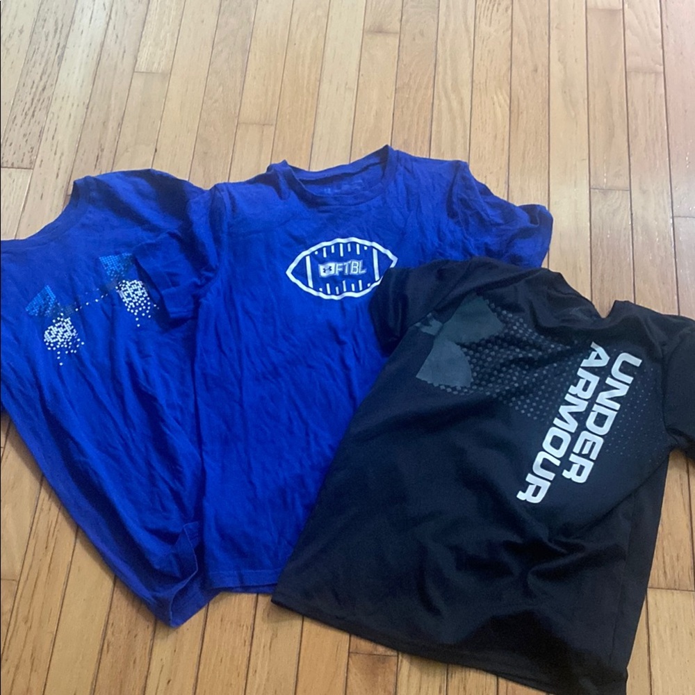Under Armour Kids Blue and Black Short Sleeve Tees